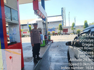 Polsek Asemrowo Lakukan Patroli di SPBU Margomulyo No 33, Situasi Terkini Aman dan Kondusif
