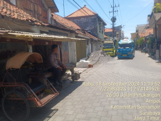 Bhabinkamtibmas Ampel Laksanakan Pemantauan di Jalan Petukangan