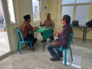 Bhabinkamtibmas Bongkaran Laksanakan Himbauan kepada Warga Jelang Pemilu