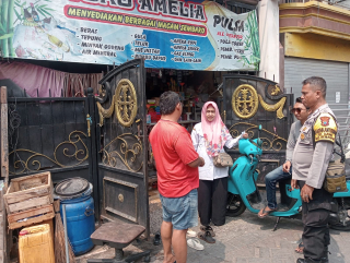 Bhabinkamtibmas Ujung Laksanakan Sambang Warga dan Koordinasi Pemasangan CCTV