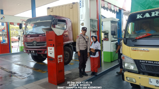 Polsek Asemrowo Cek Keamanan dan Stok BBM di SPBU Margomulyo