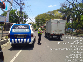 Patroli Polsek Pabean Cantikan di Jalan Stasiun Kota