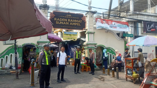 Polsek Semampir Laksanakan Patroli Antisipasi Kerawanan 3C di Wisata Religi Ampel