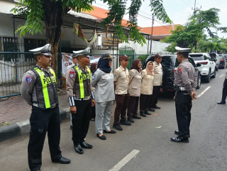 Polsek Semampir Bersama Dispenda Gelar Operasi Pajak Kendaraan di Jalan Hangtuah