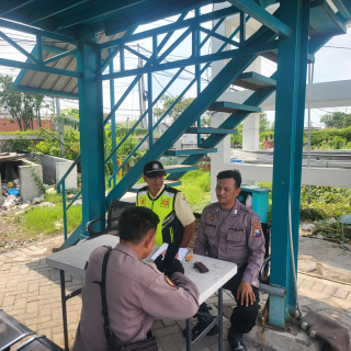 Polsek Asemrowo Gelar Patroli Pemantauan Depo PLN Tambak Langon