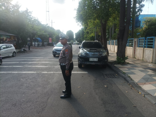 Polsek Pabean Cantikan Gelar Pengaturan Lalu Lintas di Jalan Stasiun Kota