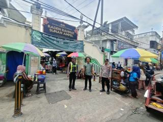 Patroli Harkamtibmas Polsek Semampir di Wisata Religi Ampel, Antisipasi Gangguan Keamanan