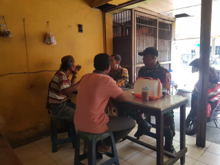 Bhabinkamtibmas Kelurahan Asemrowo Sambang Warga dan Berikan Himbauan Kamtibmas