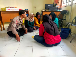 Bhabinkamtibmas Ampel Sosialisasikan Dampak Negatif Pornografi kepada Ibu-Ibu Kader