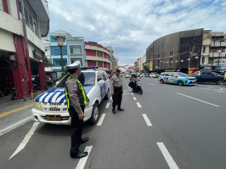 Bhabinkamtibmas Bongkaran Sambangi Pasar Bong, Berikan Imbauan Kamtibmas kepada Pengunjung