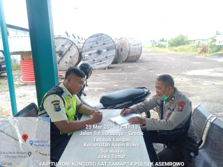 Tingkatkan Keamanan, Personel Polsek Asemrowo Laksanakan Pengamanan di Pergudangan PLN Jalan Tambak Mayor dan Sampaikan Himbauan Kewaspadaan 3C