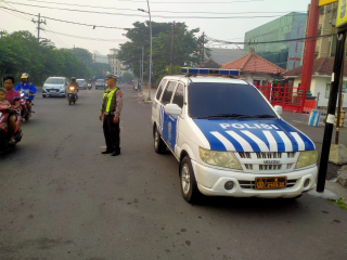 Patroli Lalu Lintas Pagi, Polsek Pabean Cantikan Antisipasi Kemacetan di Jalan Bunguran