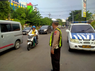 Patroli Lalu Lintas Polsek Pabean Cantikan di Jalan Bunguran, Antisipasi Kerawanan dan Laka Lantas