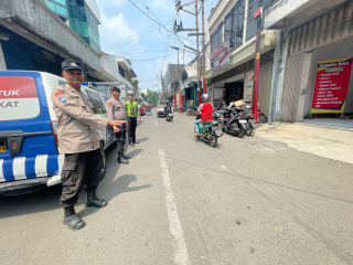 Polsek Pabean Cantikan Laksanakan Patroli Harkamtibmas di Jalan Slompretan Antisipasi 3C dan Kemacetan