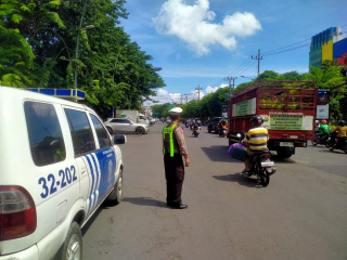 Polsek Pabean Cantikan Gelar Patroli Pemantauan Arus Lalu Lintas di Sekitar ITC dan Pasar Atom