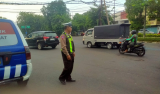 Polsek Pabean Cantikan Laksanakan Patroli Pelayanan Lalu Lintas di Jalan Bunguran, Antisipasi Kerawanan 3C