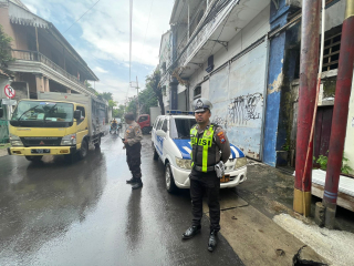 Cegah Kerawanan dan Kemacetan, Polsek Pabean Cantikan Patroli Harkamtibmas di Jalan Karet