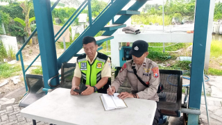 Patroli Objek Vital, Polsek Asemrowo Tinjau Keamanan Gudang PLN Tambak Langon