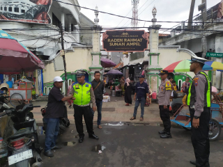 Personel Polsek Semampir Laksanakan Patroli Harkamtibmas di Kawasan Ampel