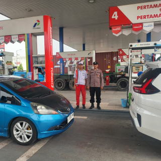 Personel Polsek Asemrowo Laksanakan Patroli Pemantauan di SPBU Margomulyo