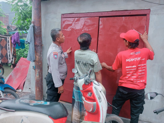 Bhabinkamtibmas Kelurahan Ujung Sambang Warga di Sawah Pulo, Sampaikan Himbauan Kamtibmas