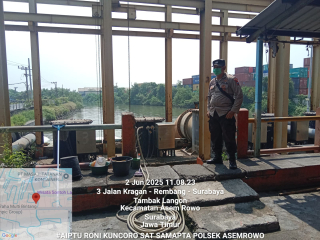 Antisipasi Banjir, Personil Polsek Asemrowo Laksanakan Patroli Pengamanan dan Pemantauan Pompa Air Balong II