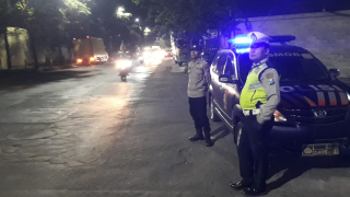 Pawas Kanit Lantas Polsek Asemrowo Pimpin Patroli Harkamtibmas Antisipasi Kejahatan Jalanan