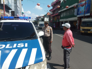 Polsek Pabean Cantikan Gelar Patroli Keamanan di Jalan Kembang Jepun