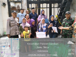 Pendampingan Pemberian Bantuan Korban Kebakaran oleh Bhabinkamtibmas, Lurah, dan Babinsa Tanjung Perak