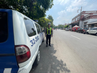 Patroli Harkamtibmas dan Pemantauan Arus Lalu Lintas oleh Personil Polsek Pabean Cantikan di Sekitar Pasar Atom