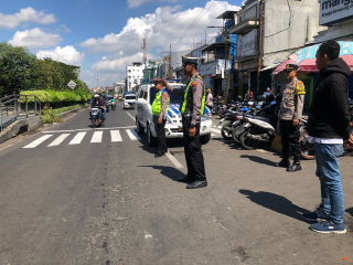 Bhabinkamtibmas Kelurahan Tanjung Perak Cek Program Ketahanan Pangan di Taman Hidroponik Petekan