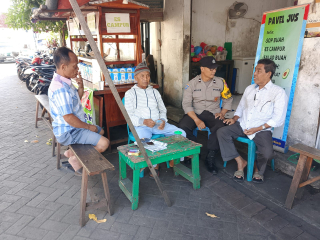 Bhabinkamtibmas Nyamplungan Sampaikan Himbauan Kamtibmas kepada Warga