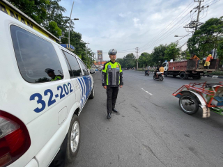 Polsek Pabean Cantikan Laksanakan Pelayanan Pagi dan Pantau Arus Lalu Lintas di Jl. Bunguran