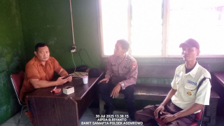 Polsek Asemrowo Gelar Patroli Dialogis di Kawasan Pergudangan Tambak Langon