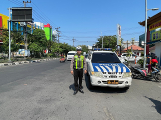 Polsek Pabean Cantikan Laksanakan Pemantauan Arus Lalu Lintas di Jalan Bunguran