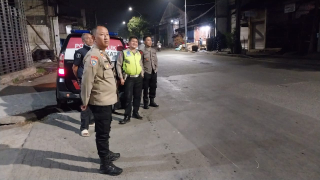 Patroli Harkamtibmas Polsek Asemrowo Antisipasi 3C dan Tawuran di Tambak Mayor