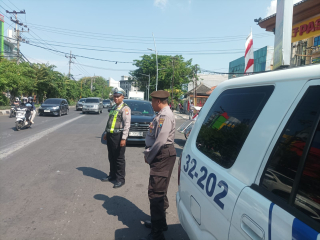 Polsek Pabean Cantikan Gelar Patroli Harkamtibmas di Depan Pasar Atom