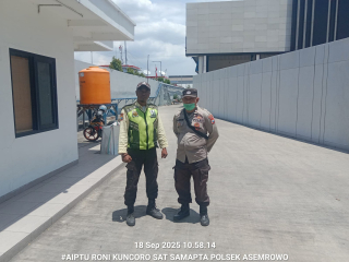 Polsek Asemrowo Gelar Patroli Dialogis Bersama Security di Jalan Margomulyo untuk Antisipasi Kerawanan 3C