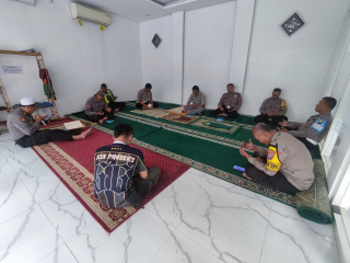 Polsek Pabean Cantikan Gelar Kegiatan Tahlil dan Yasin di Musholah Al-Alamin