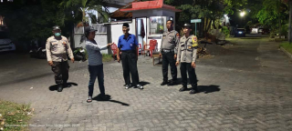 Patroli Mobile Polsek Asemrowo Sasar Pemukiman Warga di Jalan Rowo V