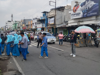Polsek Semampir Laksanakan Patroli Harkamtibmas di Kawasan Religi Ampel