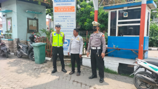 Polsek Semampir Patroli Harkamtibmas di Terminal Bus Wisata Religi Sunan Ampel