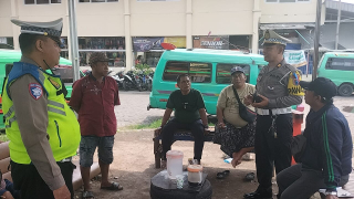 Personil Polsek Semampir Melaksanakan Patroli Harkamtibmas di Terminal Wisata Religi Sunan Ampel