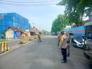 Patroli Kewilayahan Antisipasi Air Rob dan Gangguan Kamtibmas di Kalimasbaru