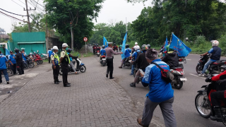 Massa Buruh KSPI Bergerak dari Margomulyo Menuju Kantor Gubernur Jatim, Polsek Asemrowo Lakukan Pengamanan Ketat