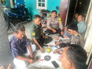 Kegiatan Sambang Bhabinkamtibmas Wonokusumo dalam Upaya Penguatan Sinergi Keamanan Lingkungan Bersama Tokoh Masyarakat