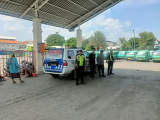 Patroli Harkamtibmas Polsek Semampir Antisipasi Kerawanan di Terminal Religi Sunan Ampel