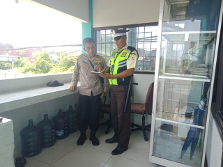 Patroli Keamanan Objek Vital Gudang PLN Tambak Langon oleh Polsek Asemrowo