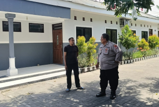 Patroli dan Sambang Polsek Krembangan Perkuat Harkamtibmas di Pos Kamling Jalan Ikan Trowani