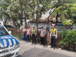 Patroli Kamtibmas Polsek Semampir Pantau Program Budidaya Ikan Lele di Jalan Sidotopo